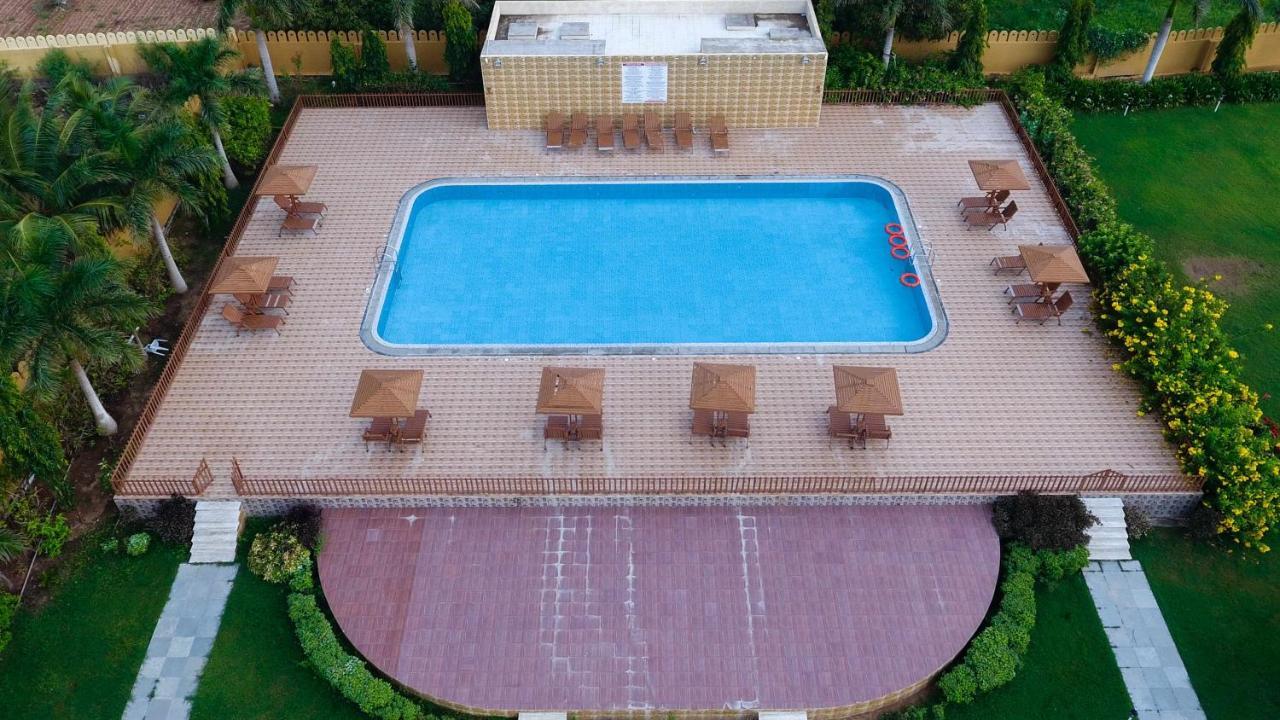 Dream Resort Bhuj Buitenkant foto